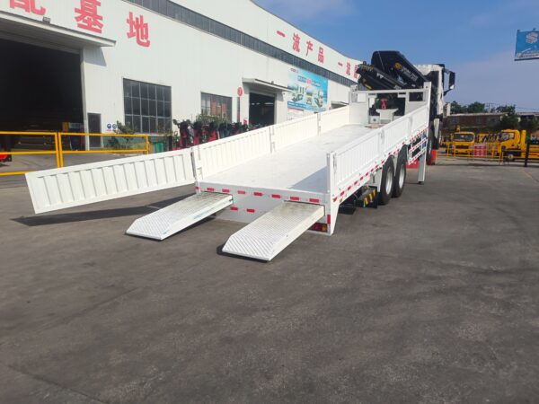 ISUZU Heavy-Duty 12-Wheel Truck with SHENBAI 16-Ton Folding Boom Crane for Sale