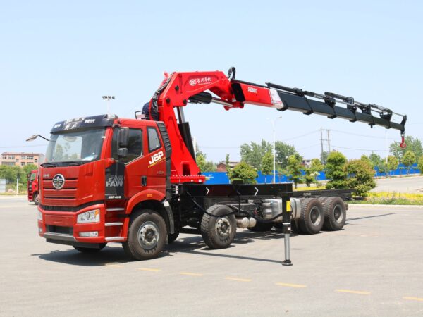 High Load Mountain Cargo Truck with 4-45 Ton, 18m Knuckle Boom Crane